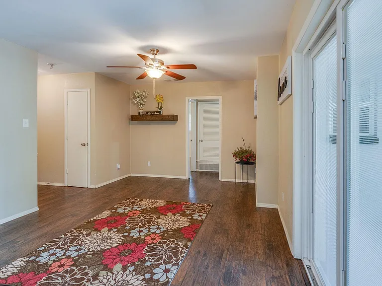 612 Vine St — Photo 26