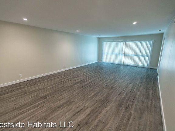4th image of 170 N Crescent Dr APT 206