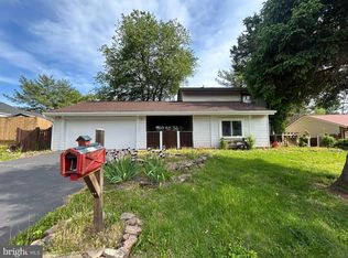 102 Wrightwood Pl, Sterling, VA 20164
