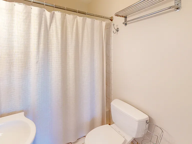 1 Henderson Ave #2 — Photo 18