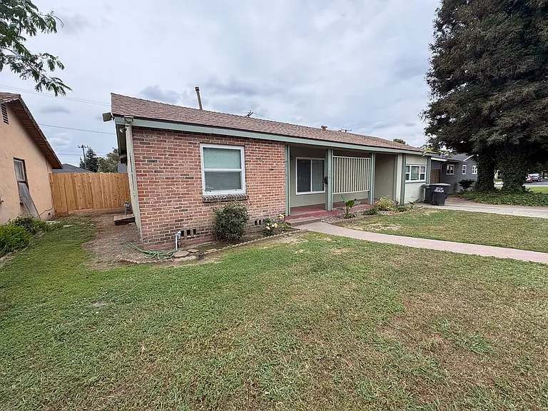 315 W Kaweah Ave — Photo 20