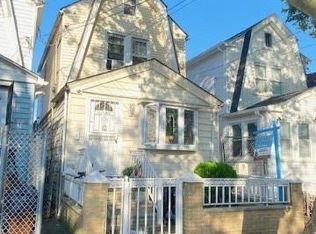 9407 133rd St, South Richmond Hill, NY 11419