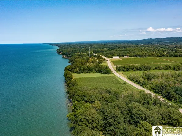 10283 W Lake Rd, Ripley, NY 14775