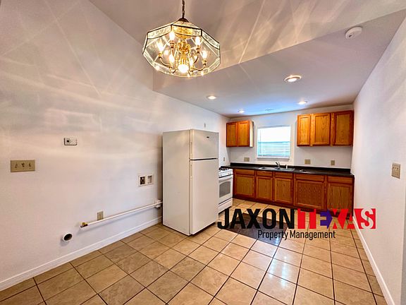 4th image of 3603 Pierce Ave #2