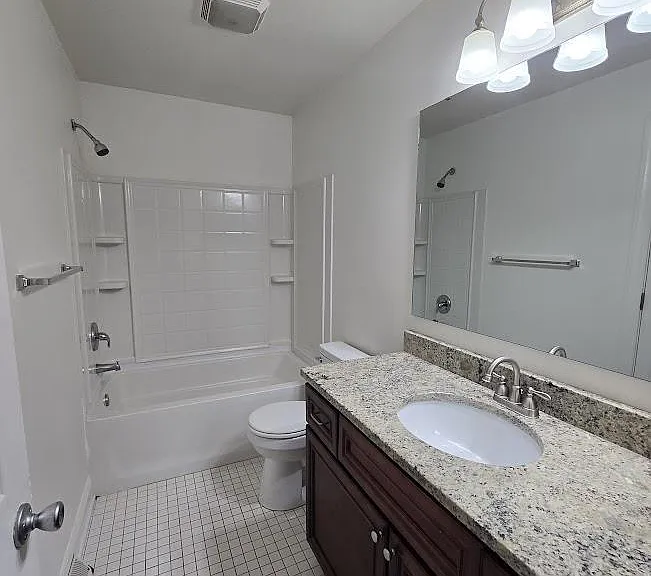 117 Longwood Dr #B — Photo 6
