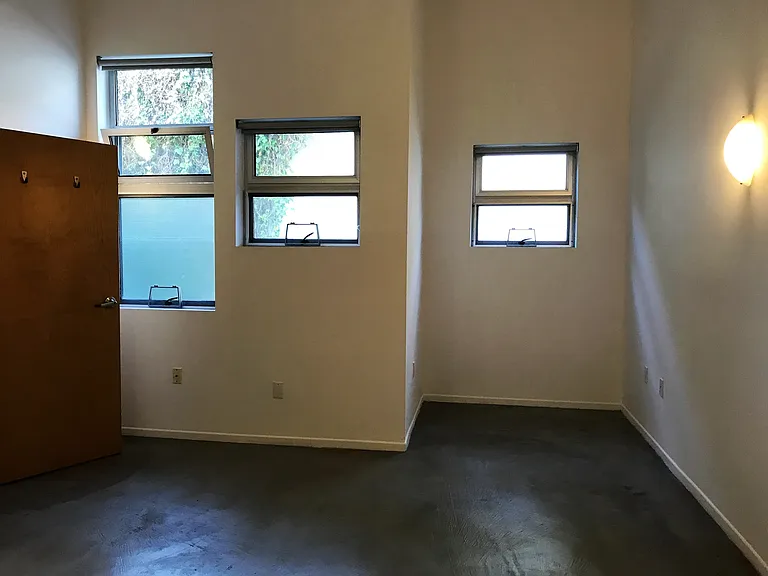 713 N Hudson Ave #104 — Photo 4