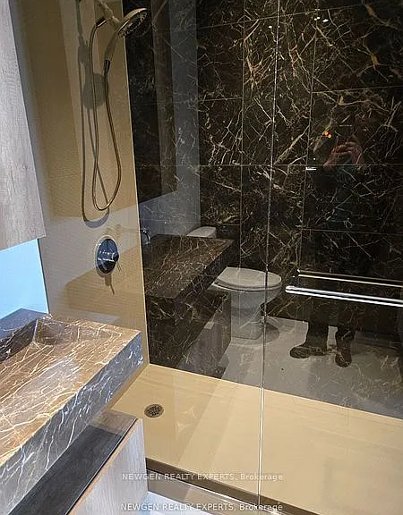 11 Yorkville Ave #4807 — Photo 25
