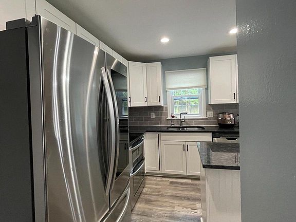 5th image of 7627 Bland Dr