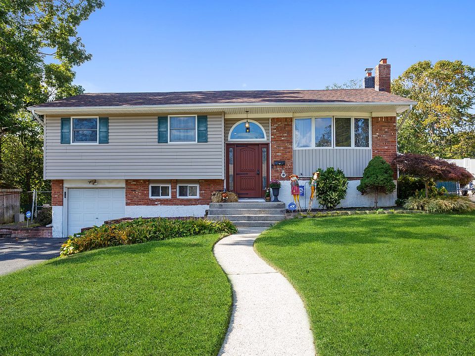 1st image of 2 Concord Ln