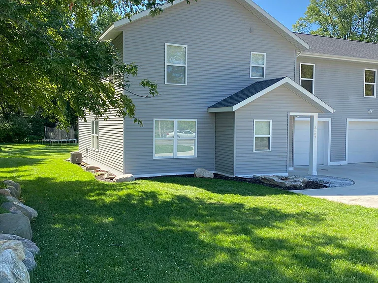 3507 Ivanrest Ave SW — Photo 2
