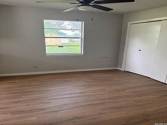 5th image of 302 BOOSTER ST