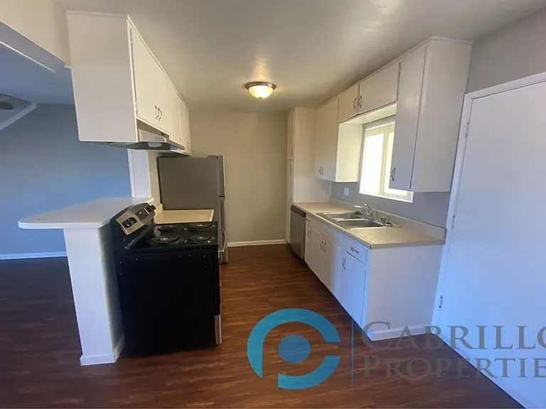 761 South Orange Avenue — Photo 4