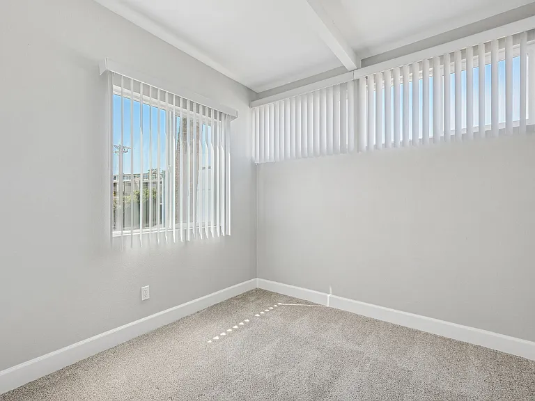 The Modern Apartments — Photo 11