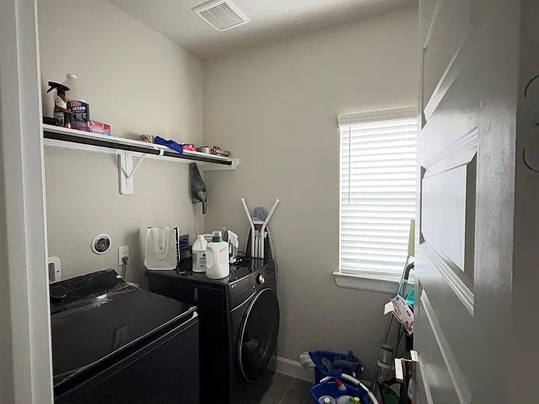 11904 Lawton Creek Ln — Photo 17