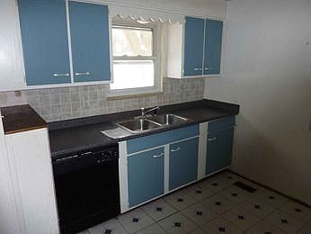 3rd image of 2056 S Lakeman Dr
