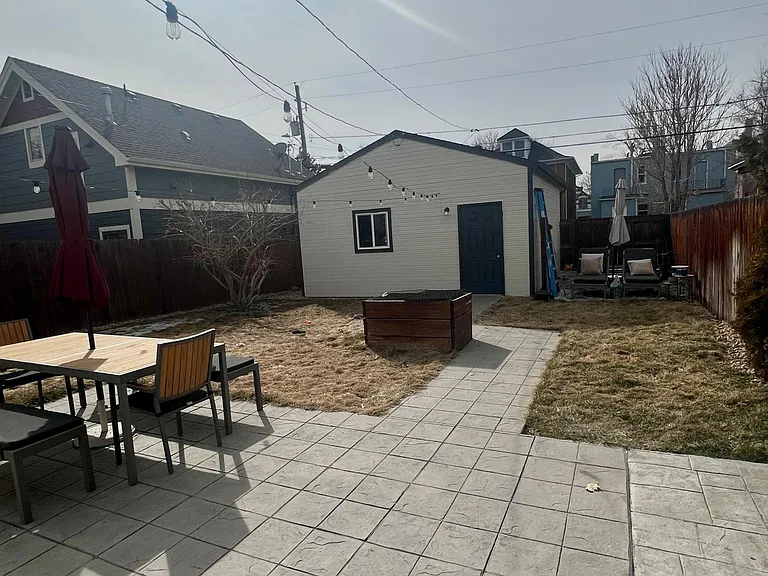 2943 N Franklin St — Photo 15