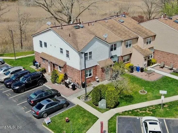 31 Franklin Lane A image 8 of 9