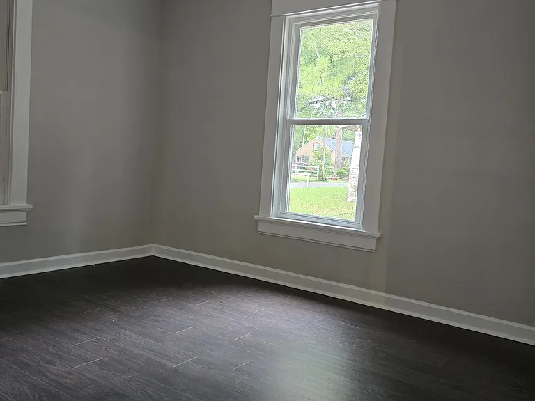 225 Bond St — Photo 27