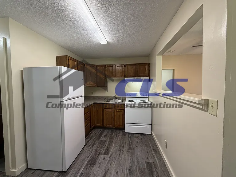 1362 Chestnut St #1 — Photo 3