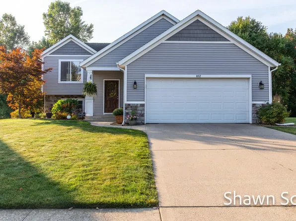 6112 Balcom Ln, Allendale, MI 49401