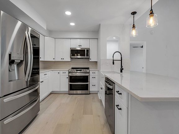 4th image of 2801 Chancellorsville Dr APT 236