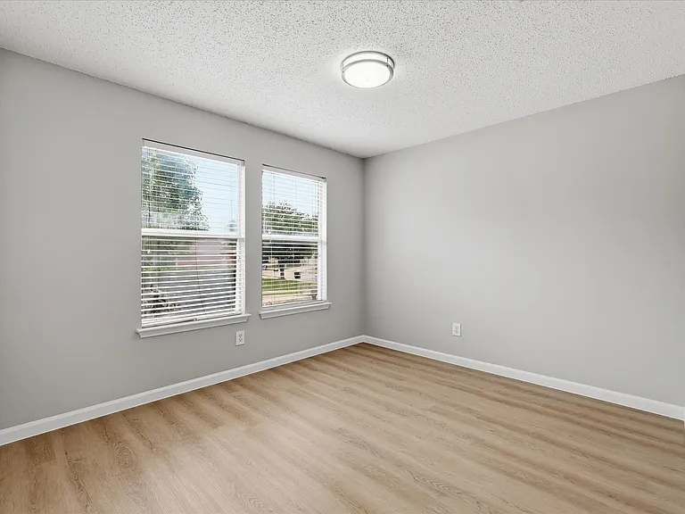 2308 Shadabury Dr — Photo 5