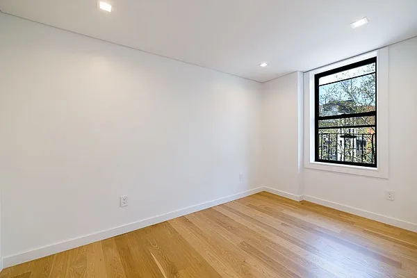 Rented by REAL New York | media 32