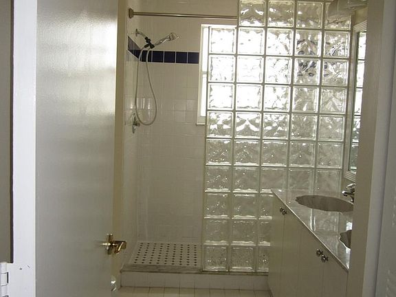 5th image of 6839 NW 69th Ct #1