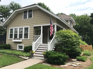 222 Prairie Ave, Libertyville, IL