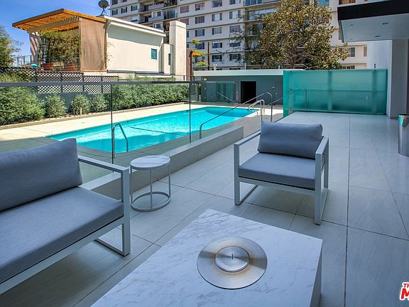 5th image of 838 N Doheny Dr APT 503