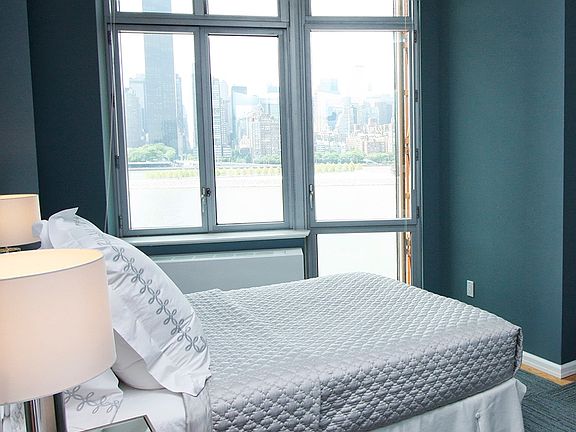 3rd image of 4545 Center Blvd APT 2709