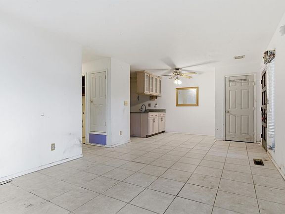 4th image of 1544 Bailey Road #39