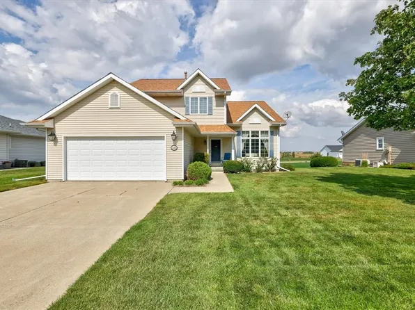 2316 N 7th Avenue Pl E, Newton, IA 50208