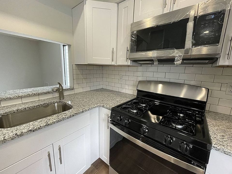 1st image of 1909 Woodbridge Comns Way