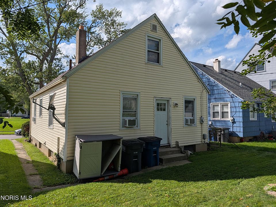 2nd image of 1910 Fernhill Rd