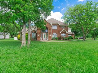 135 Kirkpatrick Rd, Ennis, TX 75119