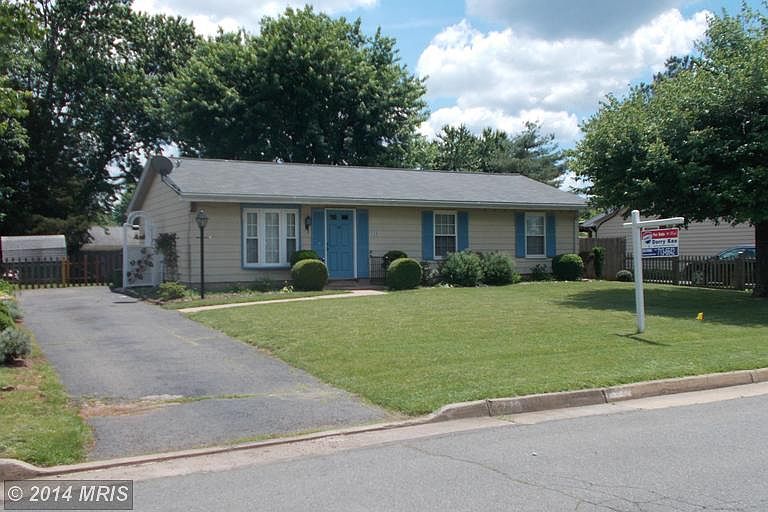 1st image of 908 N Sterling Blvd