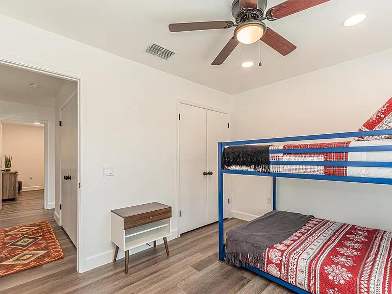 7605 Bennett Ave — Photo 22
