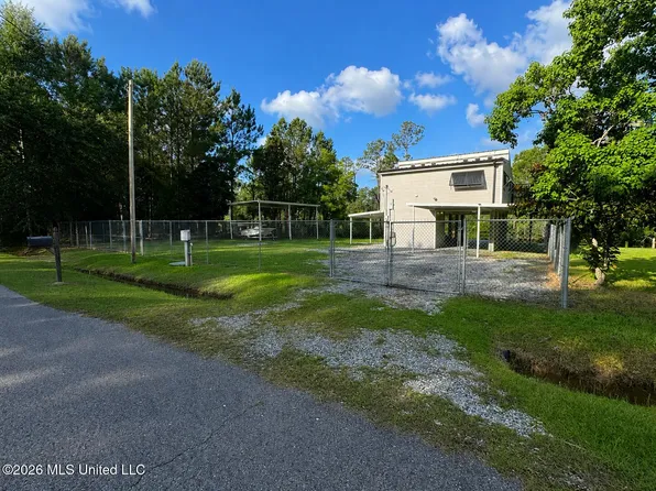 10073 River Dr, Bay Saint Louis, MS 39520
