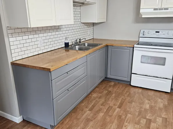 513 Sherwood Dr APT 9, Rice Lake, WI 54868