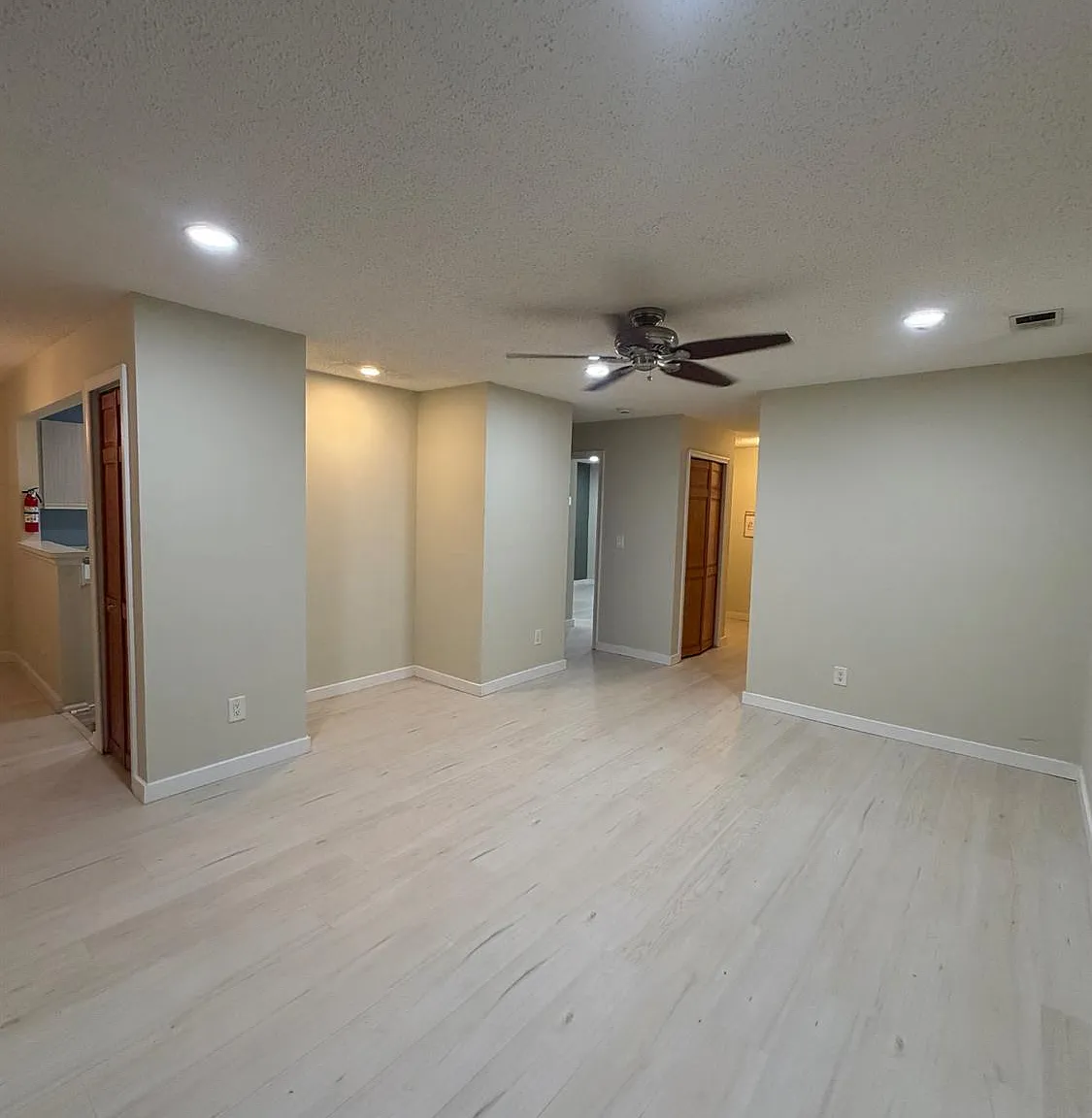 1 bed, 1.0 bath, 732 sqft, $2,050 — Photo 4
