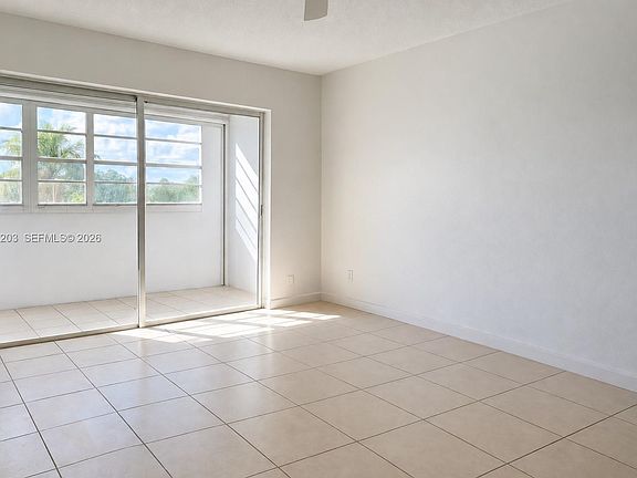 4th image of 215 SE 3rd Ave APT 304B