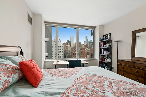 Rented by Douglas Elliman | media 27