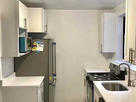 5th image of 155 W 81st St APT 6D
