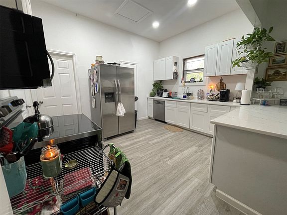 2nd image of 200 S Austin St