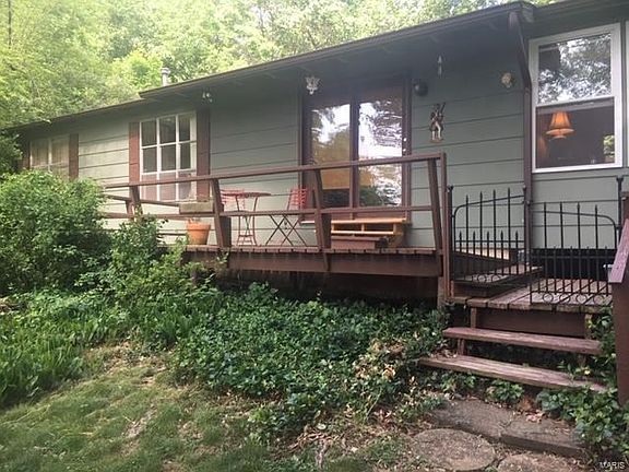 5th image of 1875 Lakeshore Dr
