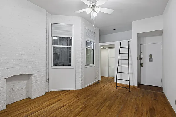 Rented by Avenues Real Estate | media 10