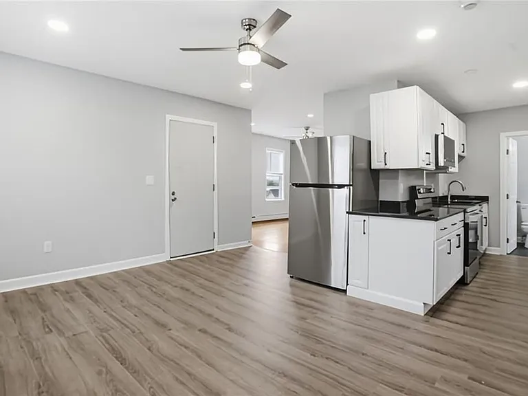 188 Division St #2R — Photo 5