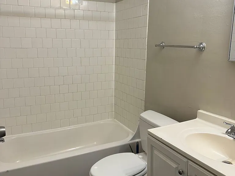 369 N Roosevelt Ave — Photo 11