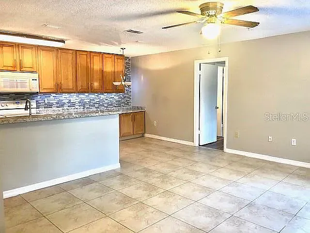 2 bed, 1019 sqft, $1,700 — Photo 3